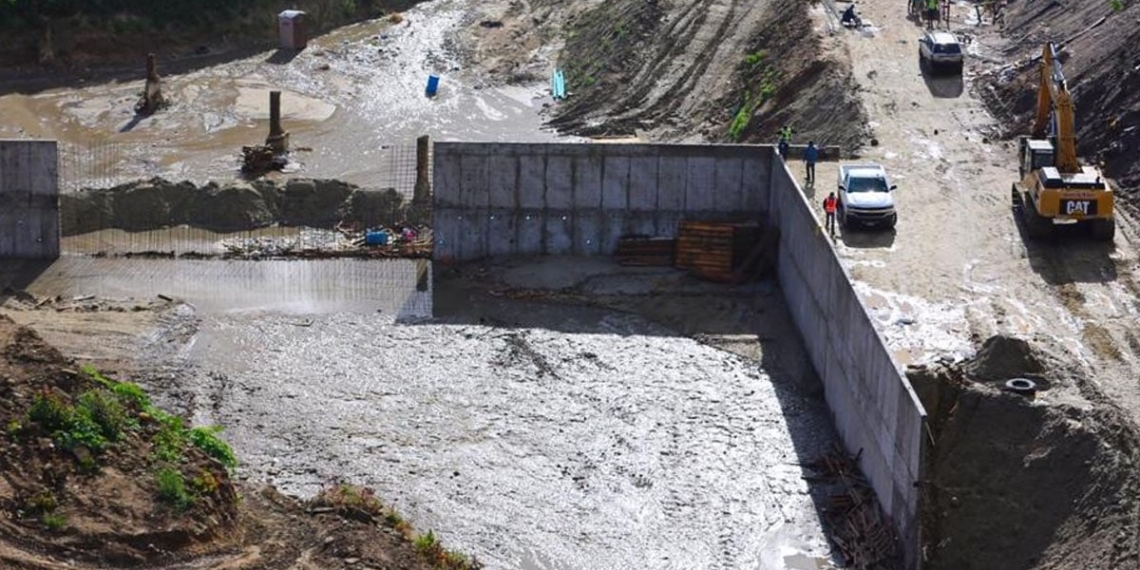 Muros-de-retención-evitarán-inundación-en-Cañón-del-Matadero