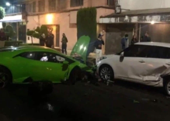 VIDEO-Choca-su-Lamborghini-y-lo-abandona