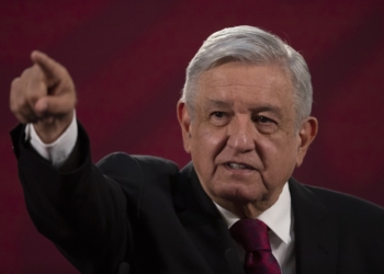 amlo-condena-a-familia-que-se-vacuno-en-hospital-mexicano