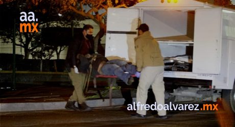 Lo encuentran muerto en estacionamiento de una tienda