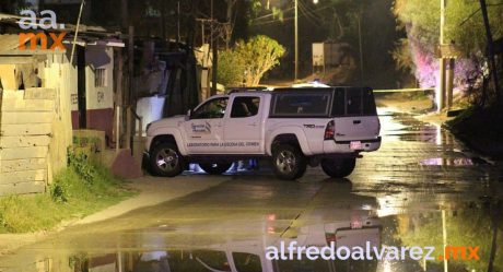 Dejan cadáver 'encobijado'  frente a vivienda