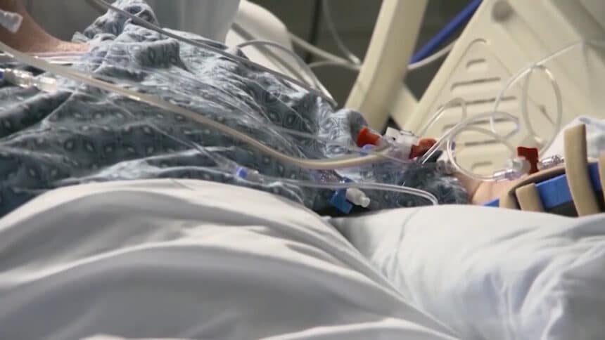 extienden-restricciones-en-san-diego-por-poca-disponibilidad-de-camas-uci