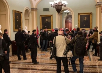 manifestantes-armados-ingresan-al-capitolio-de-estados-unidos