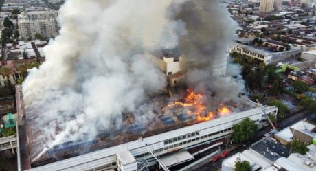 Desalojan pacientes covid por incendio en hospital de Chile