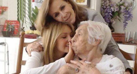 Abuelita de Thalía cumple 103 años; sufre maltrato en asilo