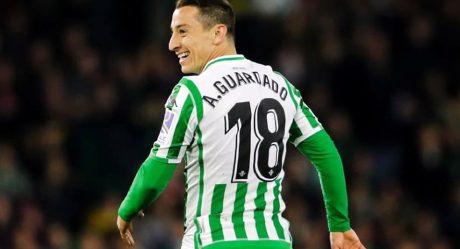 Andrés Guardado da positivo a covid-19