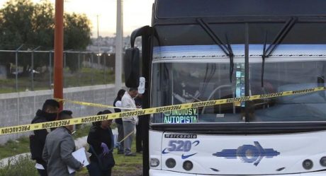 Intenta asaltar camión y pasajeros lo matan a golpes