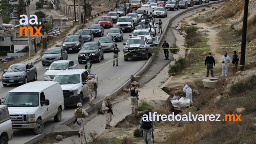 dejan-cadaver-en-hoyo-sobre-transitado-bulevar-de-tijuana