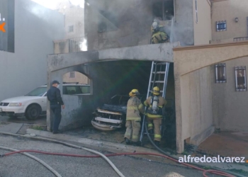 Incendio-consume-vivienda-y-auto