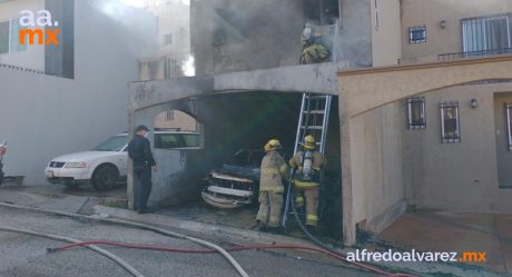 Incendio consume vivienda y auto