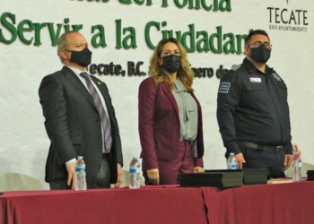 zulema-adams-reconoce-a-policias-destacados