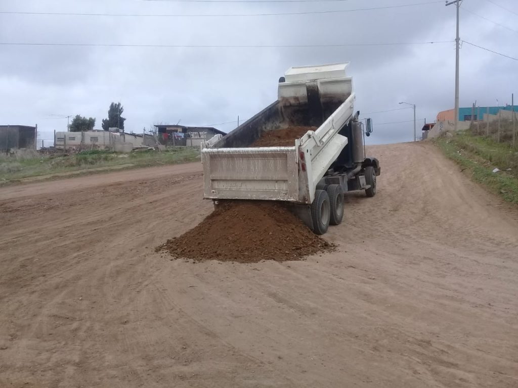 ROSARITO CONTINúA CON ACCIONES DE MEJORA DE VIALIDADES