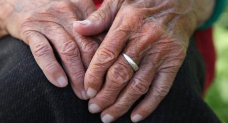 Brote de Covid-19 en asilo deja a varios abuelitos sin vida