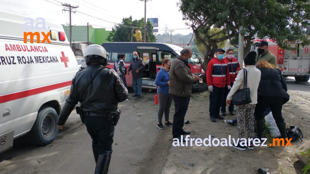 APARATOSO ACCIDENTE DE TAXI LLENO DE PASAJEROS APARATOSO ACCIDENTE DE TAXI LLENO DE PASAJEROS