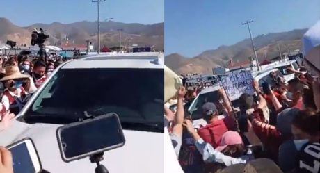 VIDEO: Entre jaloneos se retira AMLO de Tijuana