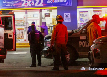 ATAQUE ARMADO AFUERA DE OXXO DEJA SIN VIDA A UNO