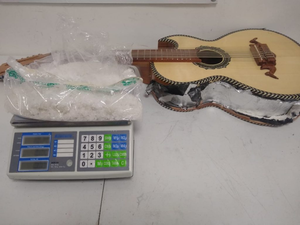 detectan-guitarra-cargada-de-droga