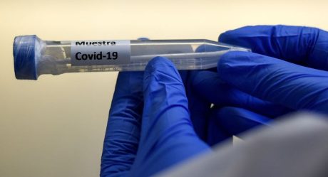 Autorizan infectar con Covid-19 a voluntarios sanos para probar fármacos
