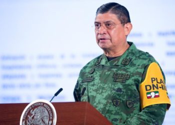 SECRETARIO DE DEFENSA DA POSITIVO A COVID