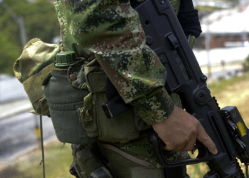 MASACRE A MACHETAZOS Y BALAZOS; ENCIERRAN A LAS VíCTIMAS