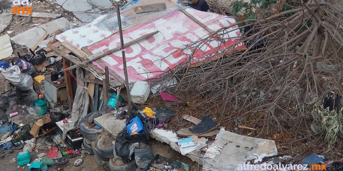 HALLAN DECAPITADO Y 'ENCOBIJADO' EN PICADERO