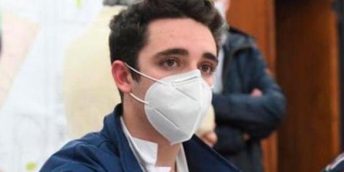 FINGE SER MéDICO Y DA 'DIAGNóSTICO' POR COVID-19