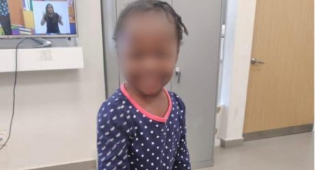 Abandonan a niña migrante y casi muere ahogada