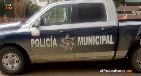 Policías irrumpen casa de adulto mayor; lo golpean y le roban