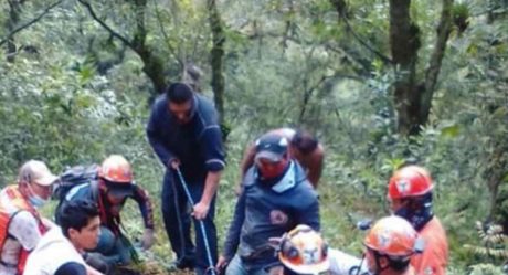 Le roban su camioneta y lo arrojan a barranco