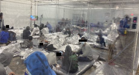 Escándalo por condiciones en refugios de los niños migrantes no acompañados