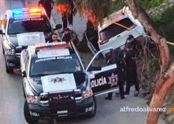 A PUNTA DE PISTOLA ROBA CAMIONETA CON NIñAS A BORDO