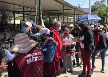 REDUCEN PUNTOS DE VACUNACIóN EN TIJUANA