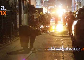 DESALOJAN 10 FAMILIAS POR INCENDIO EN CUARTERíA