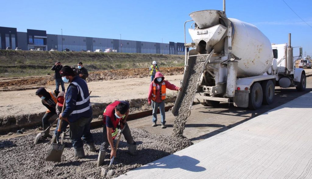 Avanza-construcción-en-carretera-libre-Tijuana-Mexicali