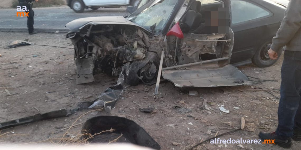 INVADE CARRIL Y PROVOCA FUERTE CHOQUE
