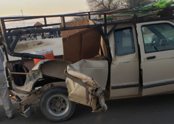 JOVENCITO CHOCA CONTRA AUTO DE ABUELITO; DEJA LESIONADOS