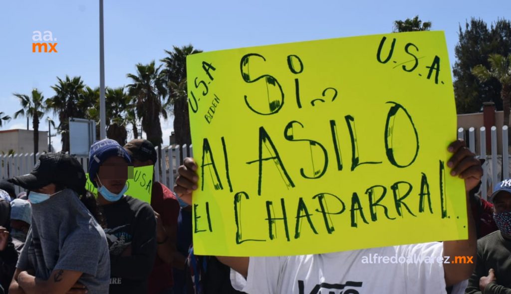 MIGRANTES SE MANIFIESTAN EN GARITA DE SAN YSIDRO