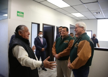 GOBERNADOR ENTREGA EDIFICIO A LA UABC