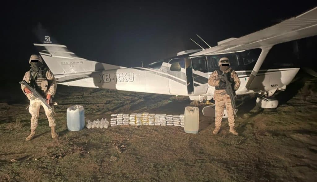 Decomisan-avioneta-con-millonario-cargamento-de-droga