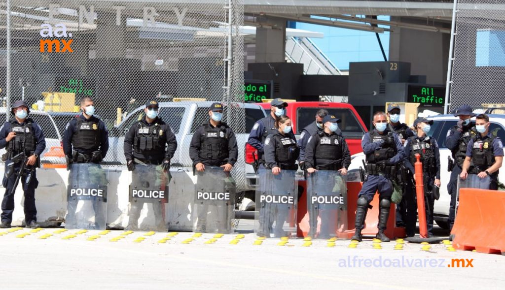 MIGRANTES PIDEN A BIDEN ABRIR LA FRONTERA