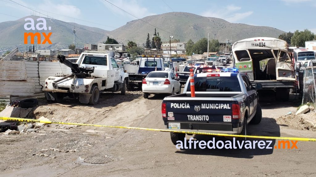 operativo-tras-hallazgo-de-personas-en-auto-remolcado