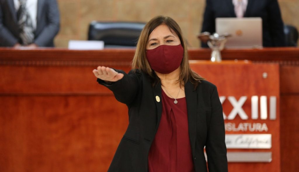 Rinde-protesta-Lupita-Mora-como-alcaldesa-de-Mexicali