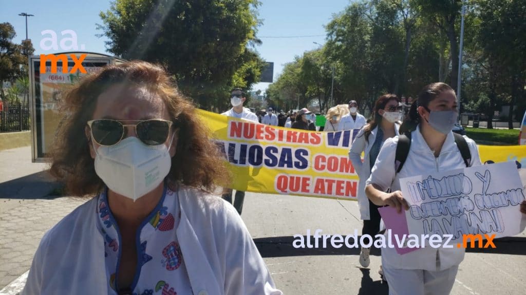 SOLO DESTINARáN 400 VACUNAS PARA 17 MIL MéDICOS, ACUSAN