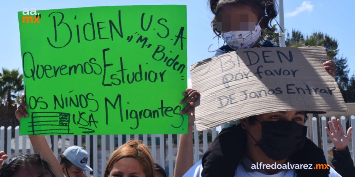 MIGRANTES SE MANIFIESTAN EN GARITA DE SAN YSIDRO