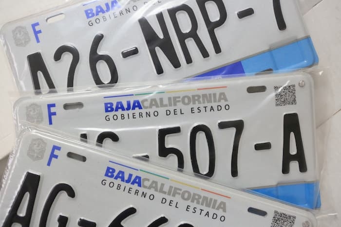 PROPONEN QUE PLACAS METáLICAS TENGAN VIGENCIA PERMANENTE