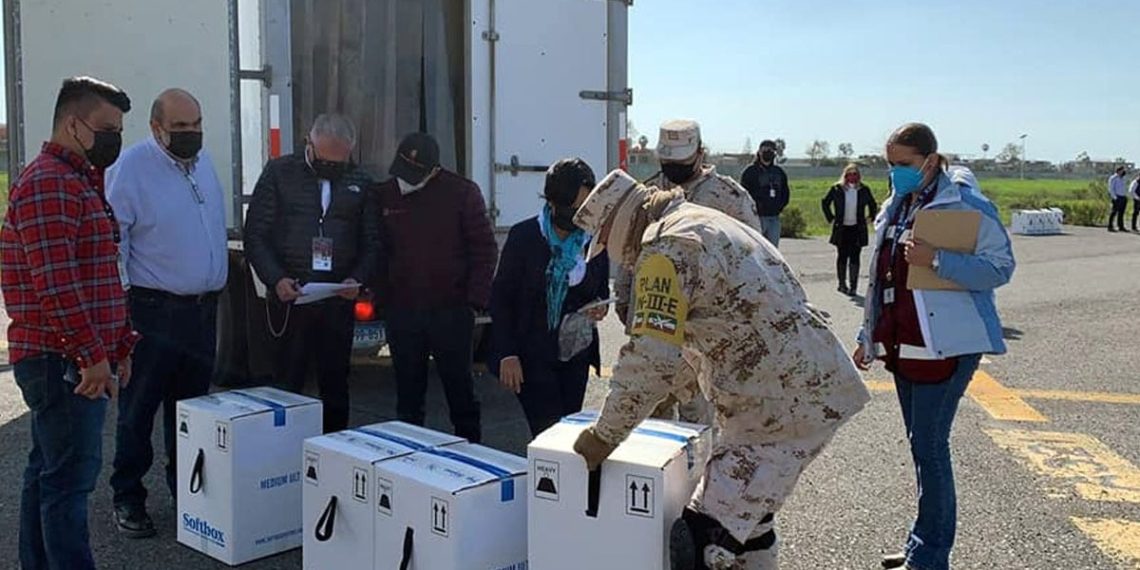 LLEGAN VACUNAS ANTICOVID A TIJUANA
