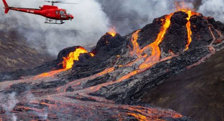 VIDEO: Captan ríos de lava por erupción de volcán