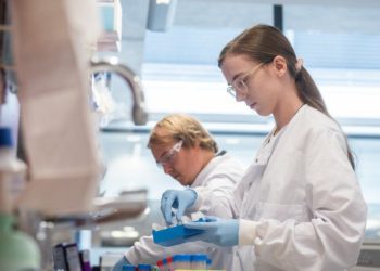 BUSCAN VOLUNTARIOS QUE SE DEJEN CONTAGIAR DE COVID; LES PAGARíAN