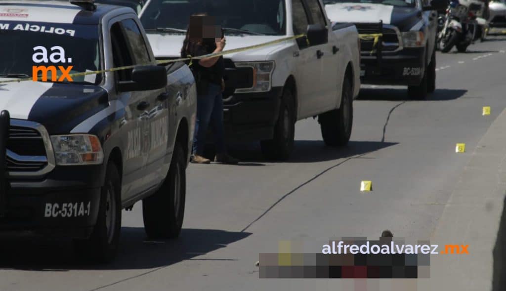 MUERE PRESUNTO ASALTANTE TRAS AMENAZAR A POLICíA EN PLAYAS DE TIJUANA