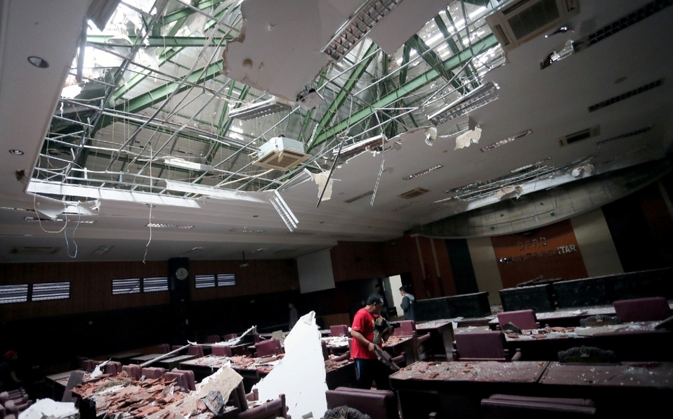 al-menos-seis-muertos-tras-terremoto-en-indonesia